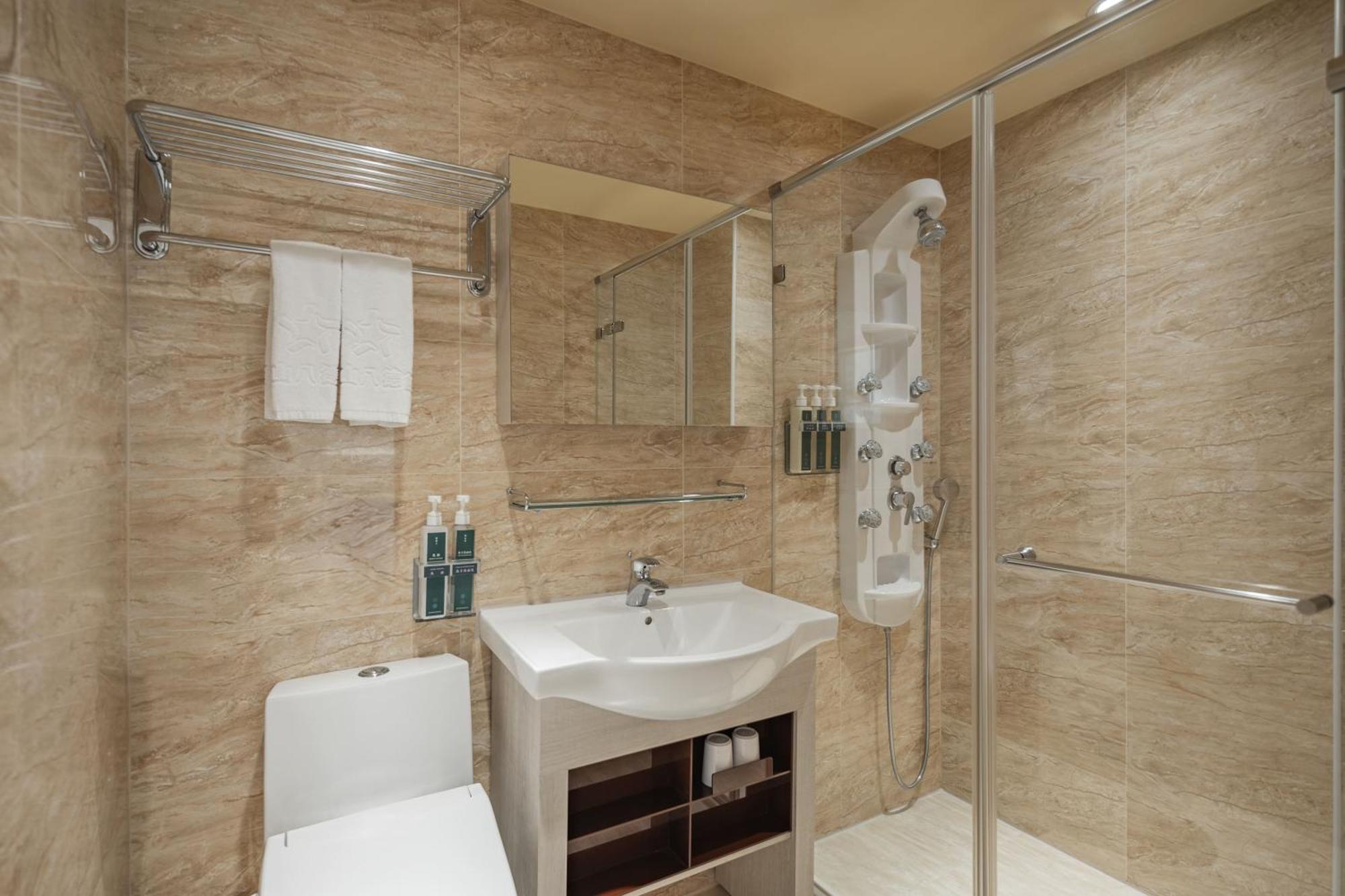 Kindness Hotel - Zhongshan Bade Branch Kaohsiung Room photo